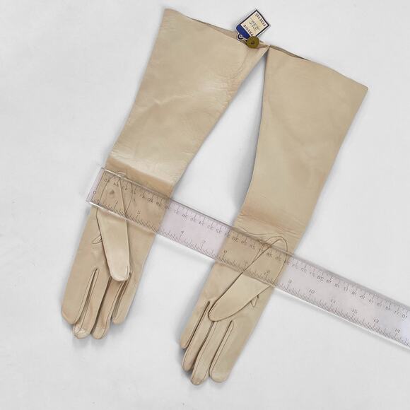 Vintage 50s Leather Ladies kid Gloves Kidskin Mid-Length Dead Stock Original Tag - Picture 2 of 4